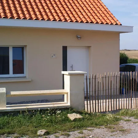 Wonderful Holiday Home In Audinghen With Garden Exterior foto